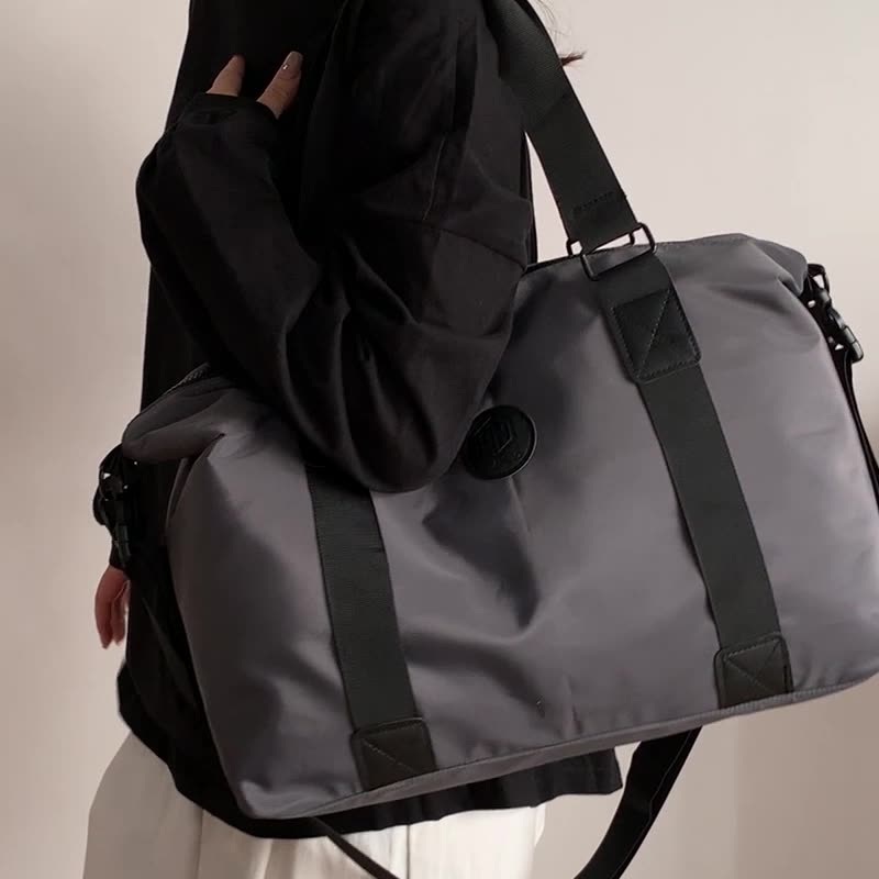 Unisex Lightweight Polyester Travel Gym Bag Wear-Resistant Short Distance Duffle Zipper Fashionable Waterproof Design Letter Men – Fashionable Gym Bag and Waterproof Duffle Bag price