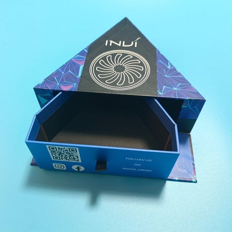 Custom Design Triangle Box Cardboard Black Magnetic Gift Box Luxury Cardboard Box – Book Shape Flip Color Box and Paper Gift Box price
