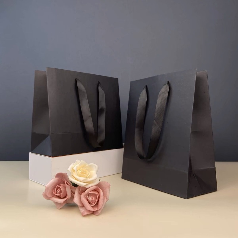 Customized Black Paper Apparel Packaging Gift Shopping Bag Paperbag – Kraft Bag and Gift Bag price
