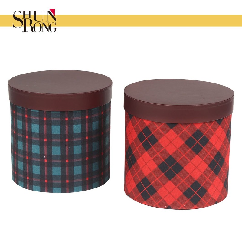 Sturdy Round Cylinder Gift Box for Christmas Treats Luxury Custom Wholesale Chocolate Packaging – Chocolate Box and Custom Packaging Box price